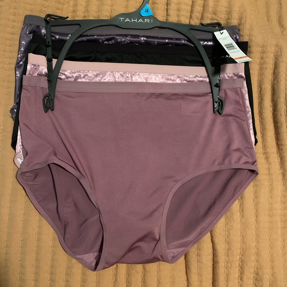 Tahari 3X silky briefs nwt 4 pack